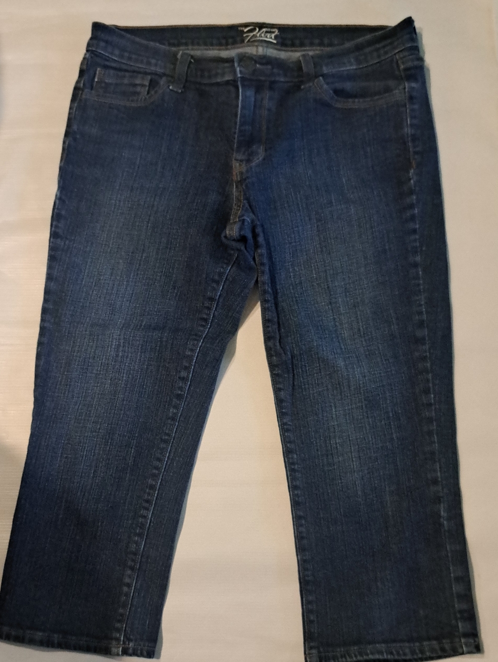 The Flirt Women’s Dark Indigo Cropped Straight Jeans Capri 8